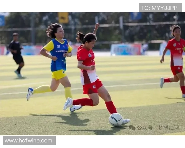 带妹妹一起欣赏足球明星的精彩瞬间与成长故事