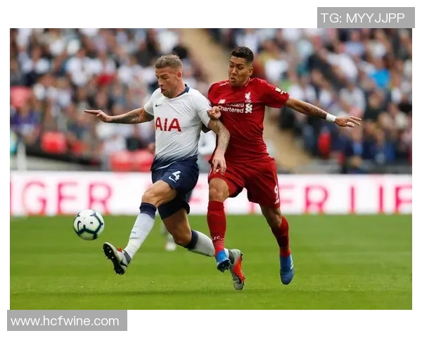 杭州足球队防守策略揭秘:如何在比赛中构建坚固防线与战术配合 杭州足球队防守策略揭秘:如何在比赛中构建坚固防线与战术配合